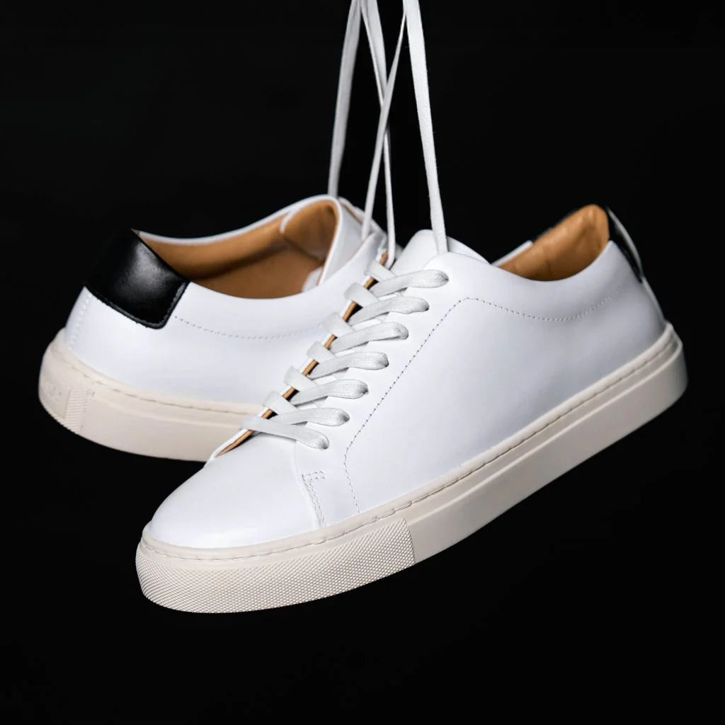 Encore | White & Black